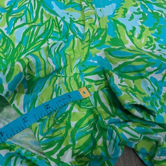 Lilly Pulitzer Size 0, The Walsh Short, Citrus Green Parrot, Bright Summer - Picture 2 of 8
